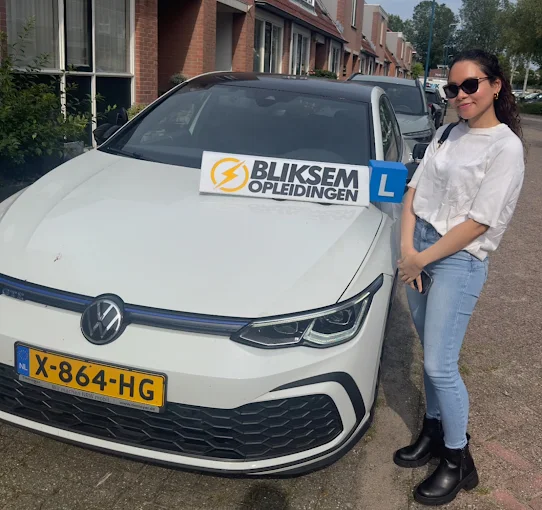 Geslaagd geslaagd bij Bliksem Opleidingen