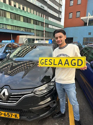 Geslaagd geslaagd bij Bliksem Opleidingen