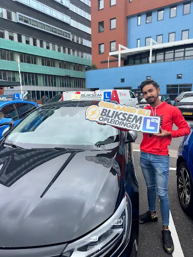 Geslaagd geslaagd bij Bliksem Opleidingen